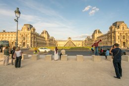 Architecture;-Cour-Napoléon;-Heritage;-M-Pei;-Kaleidos;-Kaleidos-images;-La-parole-à-limage;-Louvre;-Louvre-Pyramid;-Museum;-Paris;-Place-du-Carrousel;-Stories-Pictures;-Tarek-Charara;-Tourism;-Visitor